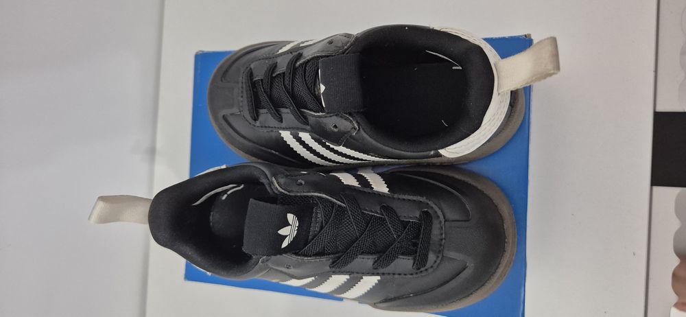 Adidasi originali, mărimea 26