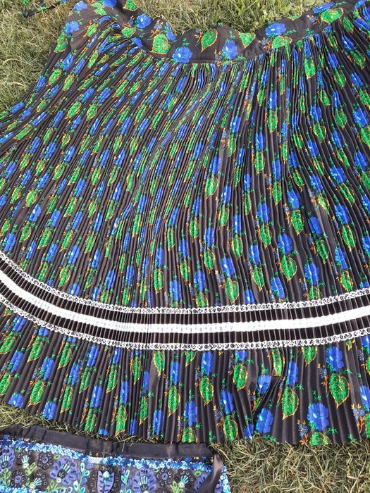 Sort cu fusta, zadie  Calata