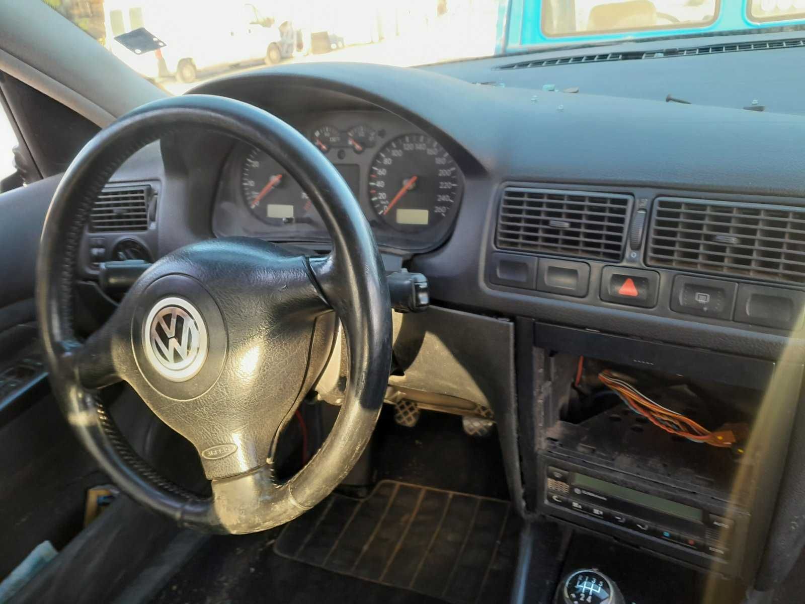 VW Golf 4, 1.6 sr, 2000 г на части