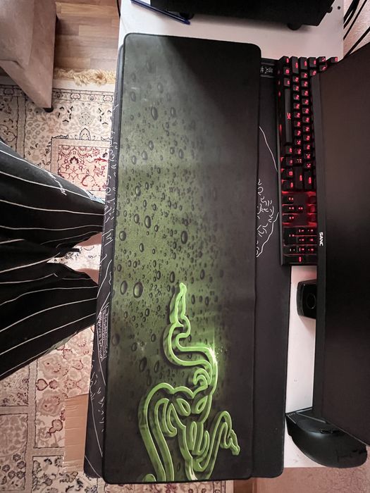 оригинальный коврик от Razer