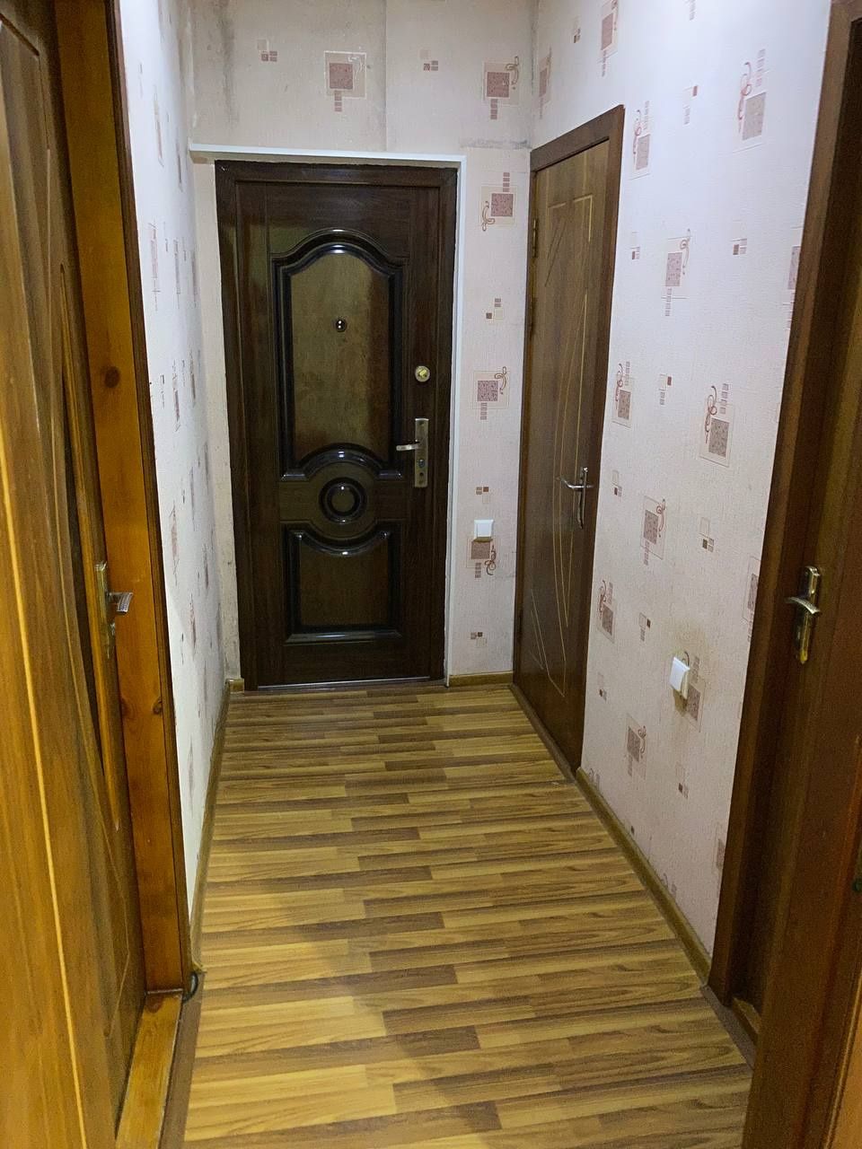 Chilonzor tumani. Chilonzor metrosini yonida 3 xonali uy.
