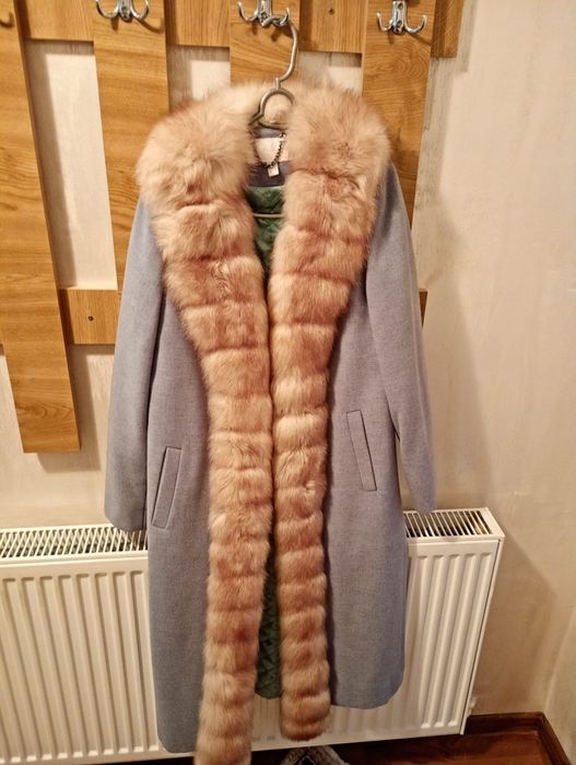 Vând palton de dama de lana casmir