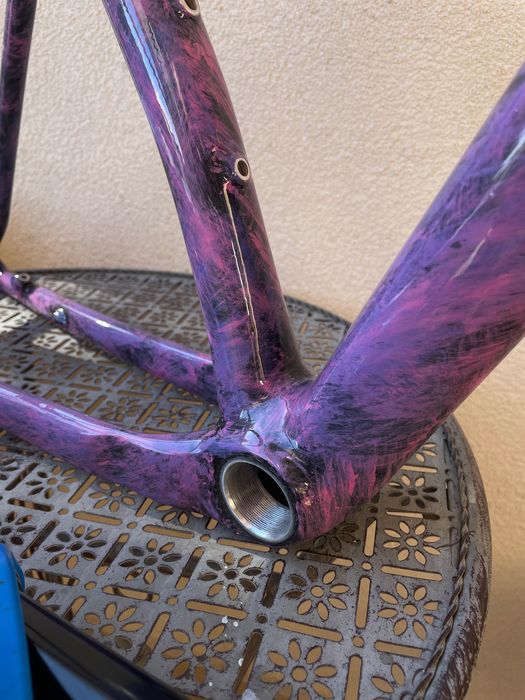 Карбонова рамка Epic рамер М пребоядисана