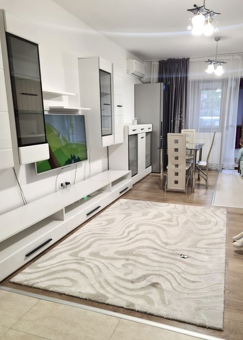 Persoana fizica inchiriez apartament  o camera incepand cu 1 decembrie