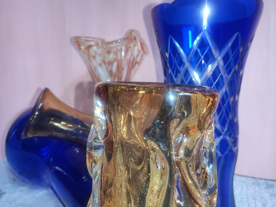 Продам цветные вазы