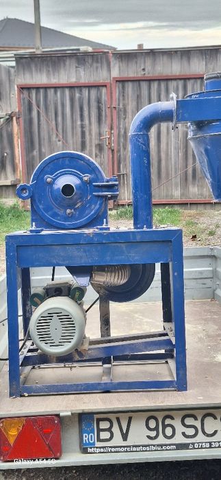 Moara electrică de cereale