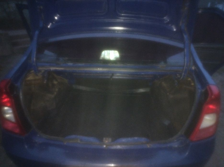 Vând schimb Dacia Logan 2009 modelul fenzleit motor 1.4 mpi benzina ga