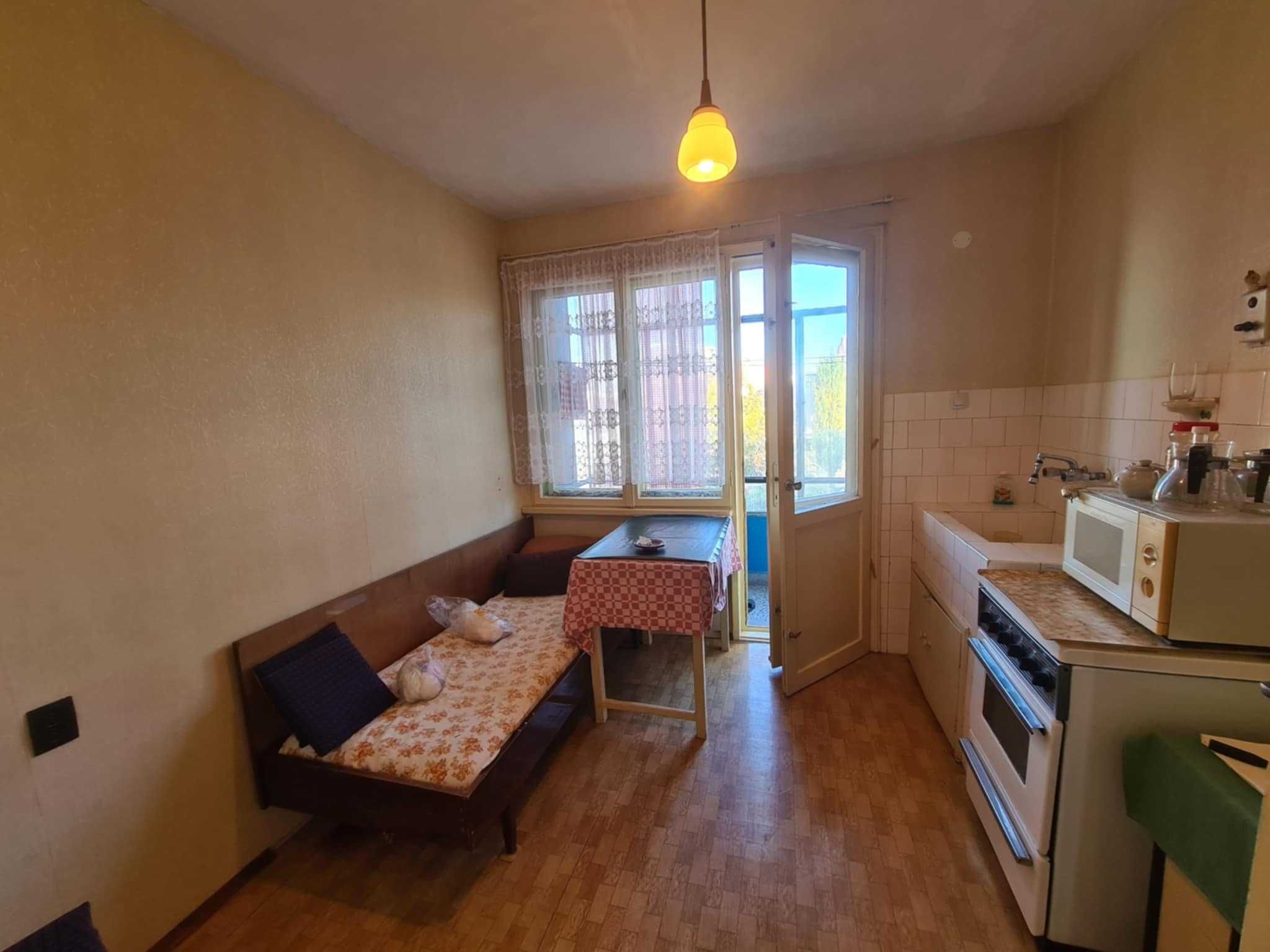 ТРИСТАЕН АПАРТАМЕНТ в кв. Овчарски, гр. Хасково
