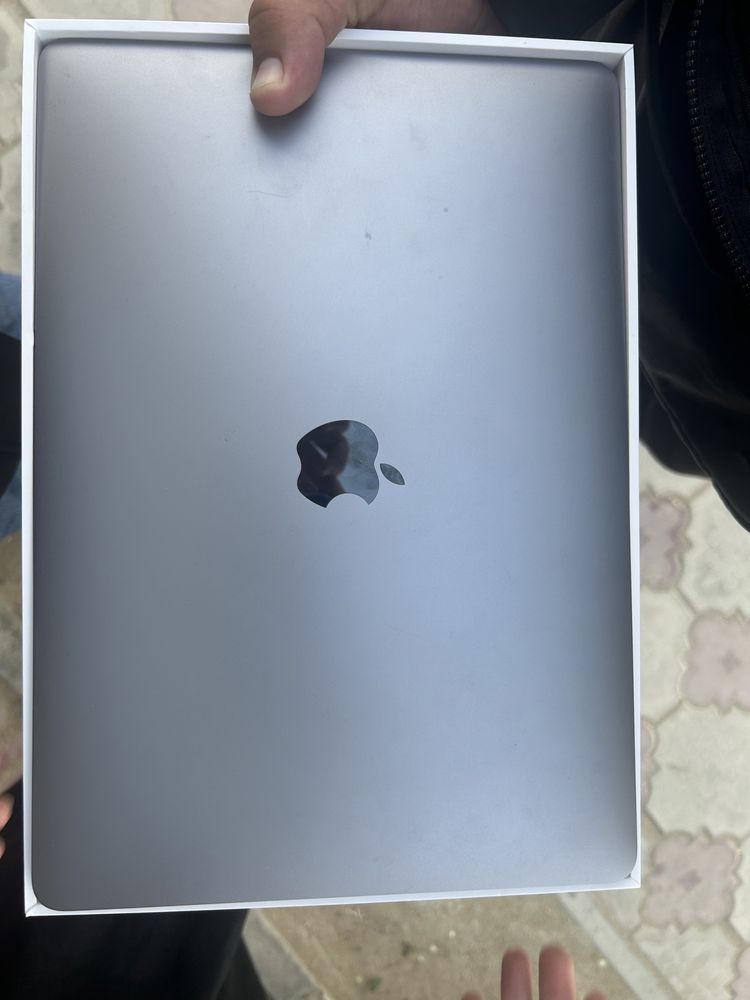 Macbook Air 13 MGN63 серый