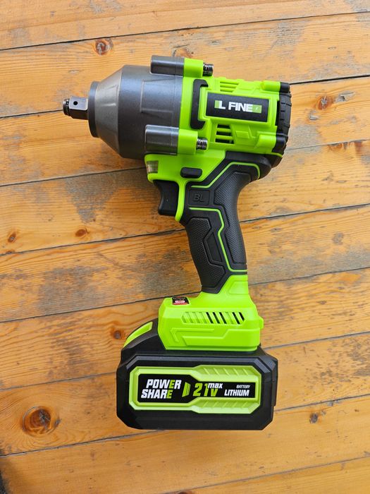 Продам Гайковерт L-FINE 21V.  Ударный, аккумуляторный, с кейсом
