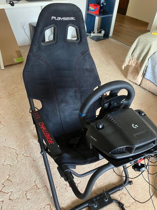 Scaun cu piele alcantara + volan cu pedale logitech