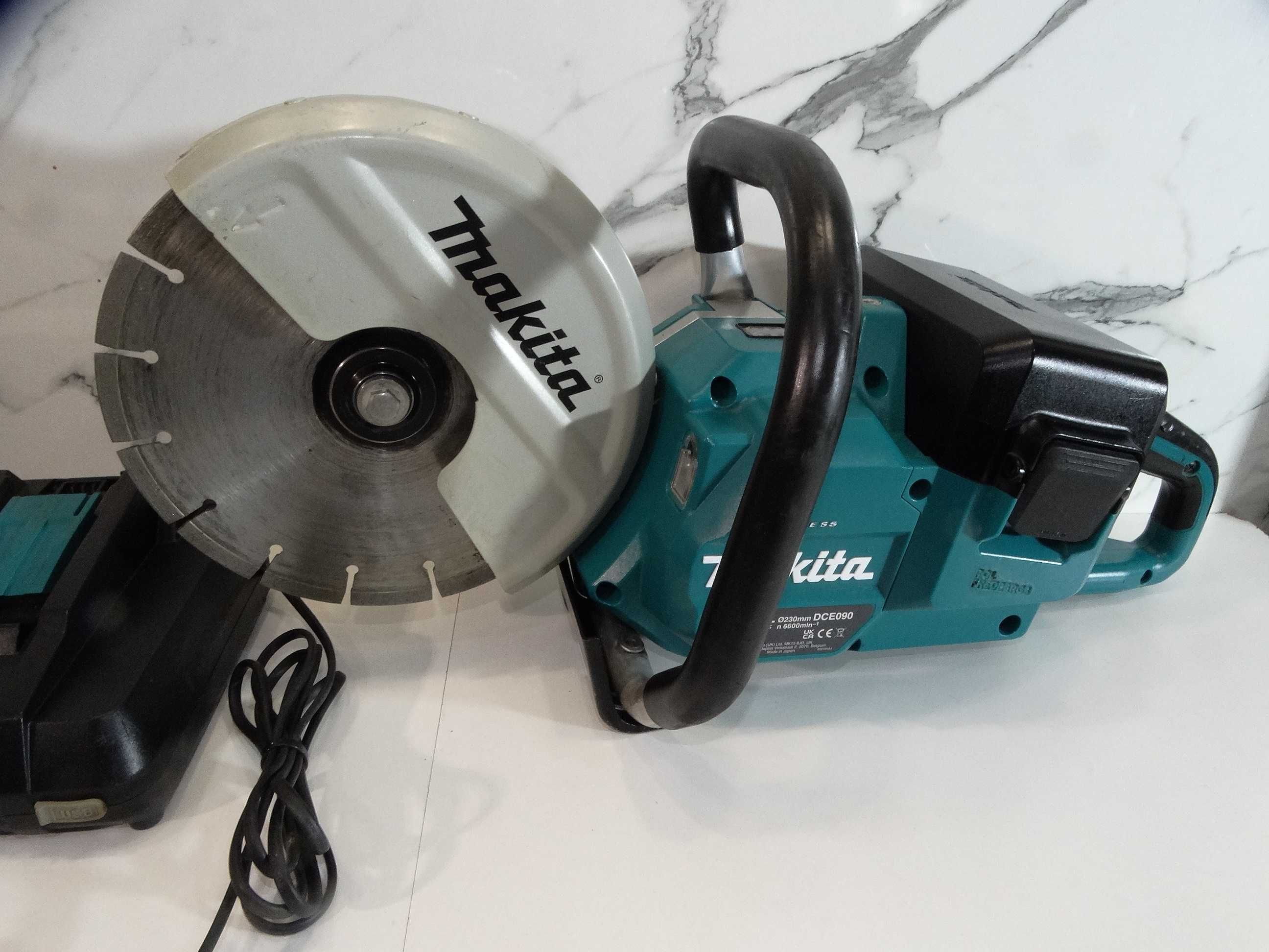 Makita DCE 090 / 2 x 5.0 Ah - Дискова резачка за бетон