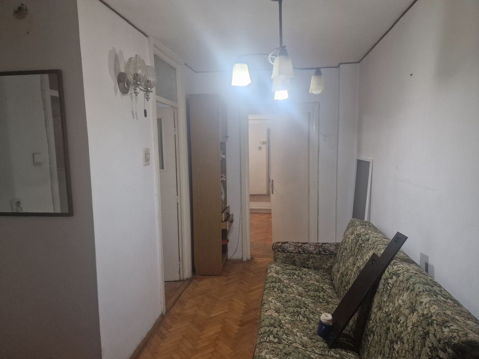 Apartament cu o camera,balcon,,40mp,biserica catolica,centrala,termopa