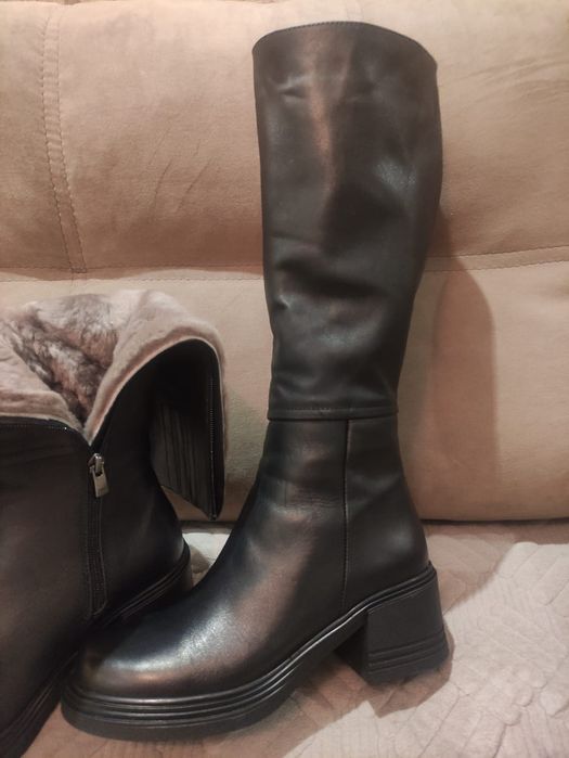 Срочно продам сапоги