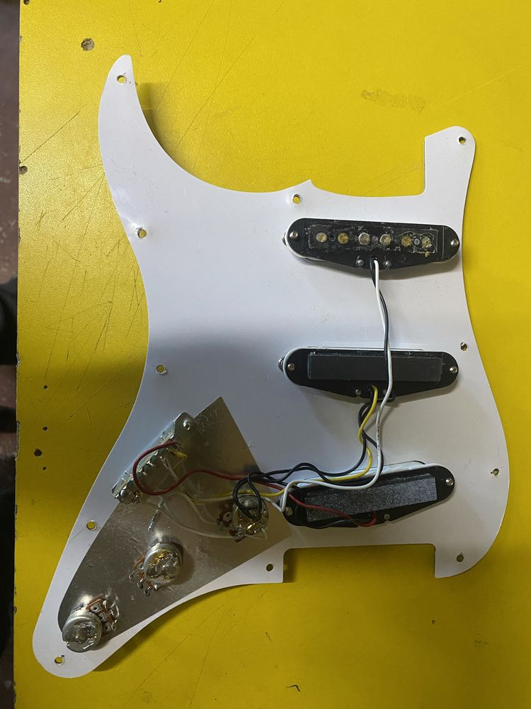 Vand pickguard chitara