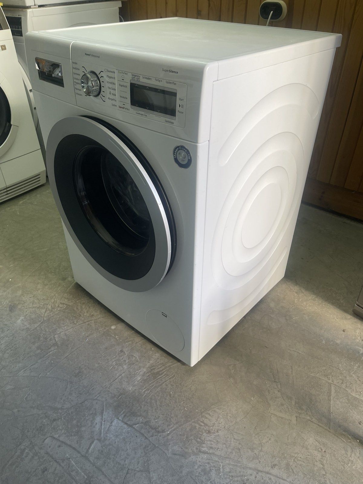 Пералня BOSCH HomeProfessional, капацитет 9 кг. Инверторен мотор!