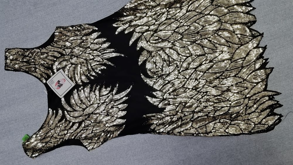 Платье с паетками