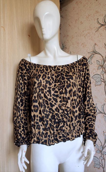 Кофта крестьянка от бренда НM размер 48