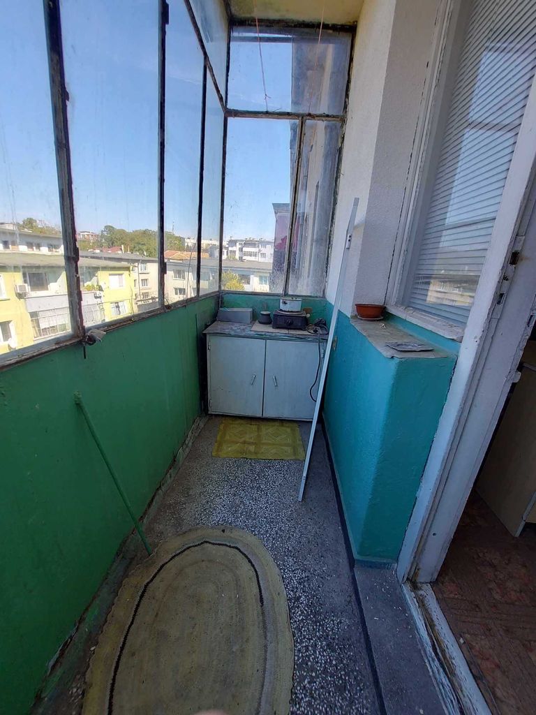 Продава се Тристаен апартамент в Търговище, Център - 85 кв.м за 960 €/кв.м - Снимка #13