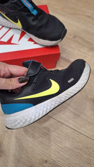 Маратонки  Air max и Nike revolution номер 31