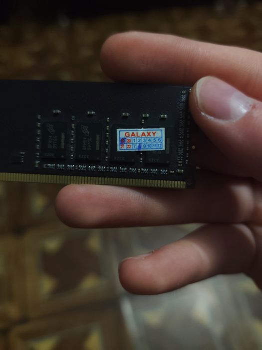 Оперативная память 4 Гб 2400/2666 гц DDR4