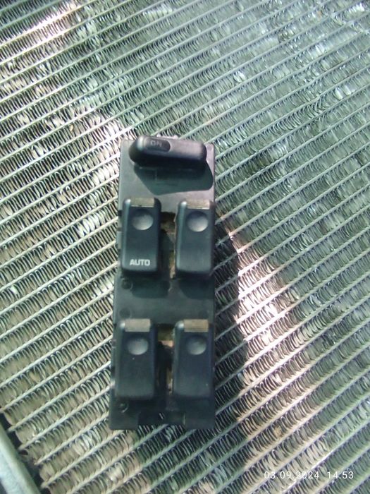 Mazda cronos кнопка стеклоподъёмника водительская сторона