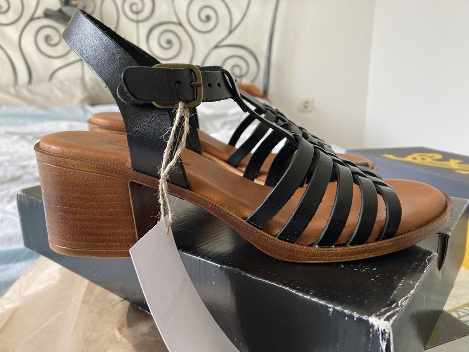Нови Hush puppies, естествена кожа