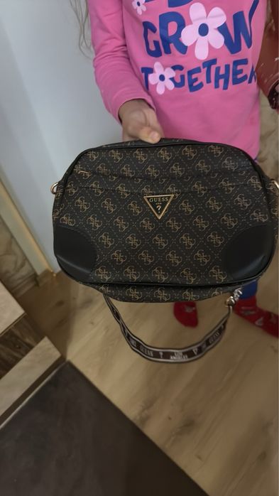 Дамска чанта чисто нова