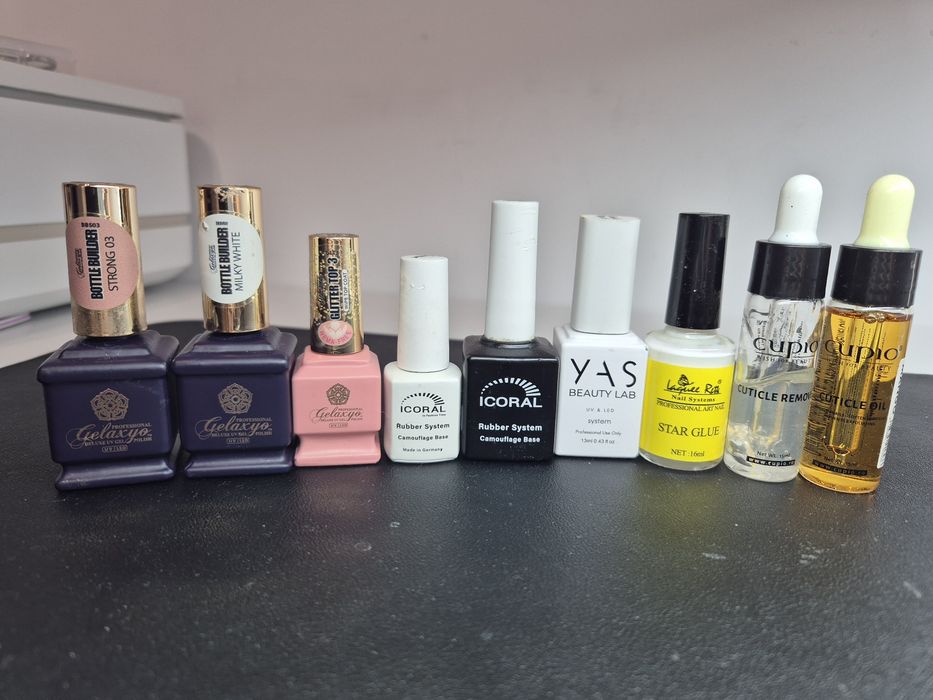 Vând produse manichiură