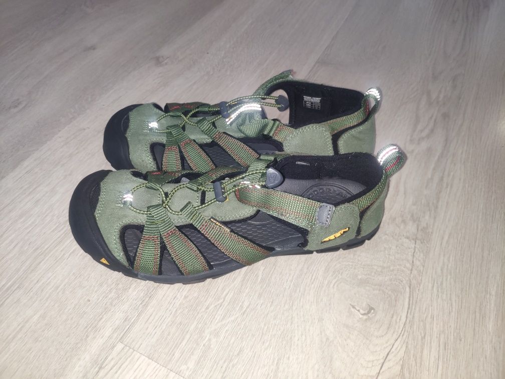 Keen CLEARWATER CNX Leather CNX W's, дамски кожени сандали