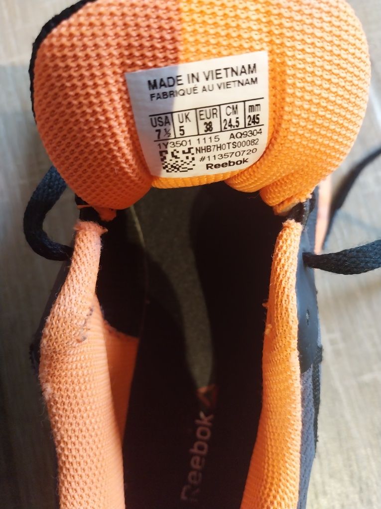 Adidasi Reebok treking marime 38