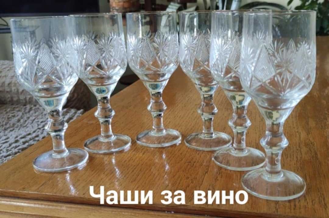 Кристални сервизи,нов малък разтегателен диван с ракла