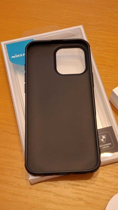 Cutie Iphone 16 Pro Max + Husa Nillkin Super Frosted Shield Pro