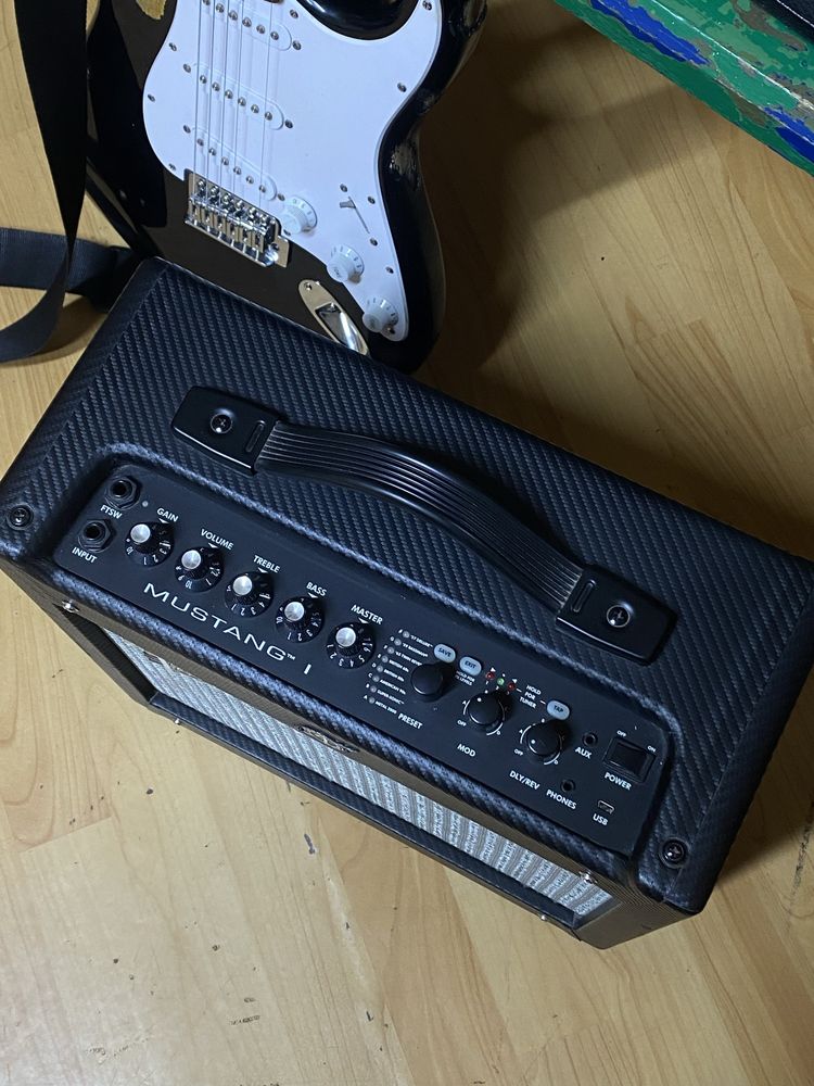 Комбоусилитель Fender Mustang I