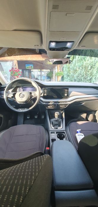 Vând SKODA Octavia