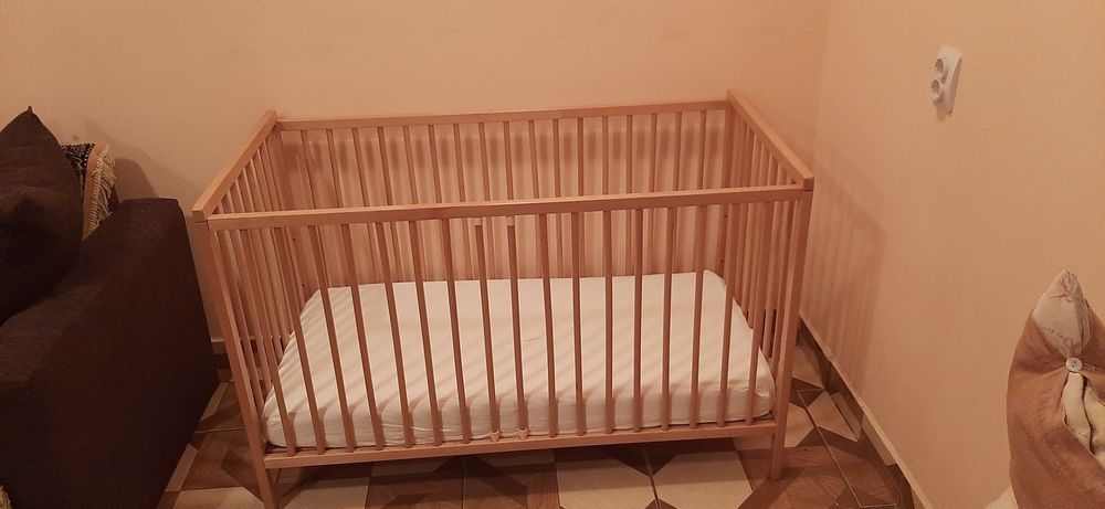 Pătuț pentru bebeluși cu saltea