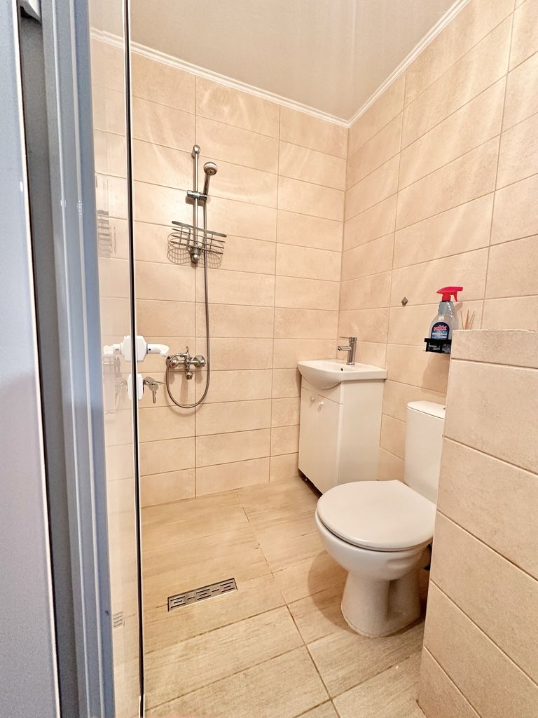 Дава се под наем Тристаен апартамент в Благоевград, Запад - 75 кв.м за 331.5 € - Снимка #21
