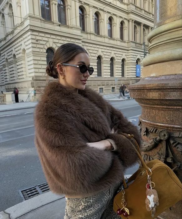 Дамско еко палто с колан. Палта еко косъм