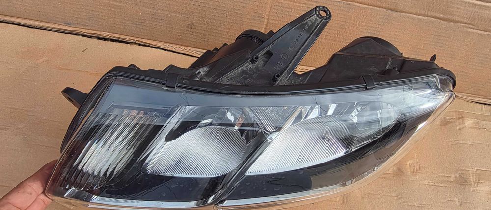 Far stanga Dacia Logan 2 Editia 10 ani 2015 / 2016