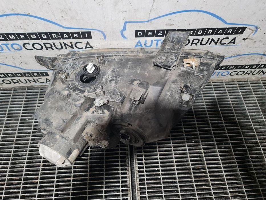 Far Dreapta Suzuki Grand Vitara 2006 - 2012 SUV 4 Usi (1308) Cu lupă
