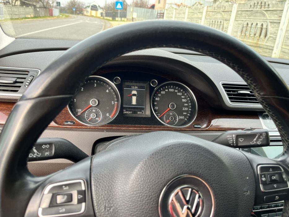 Se vinde mașina personală Passat B7 2.0 diesel!
