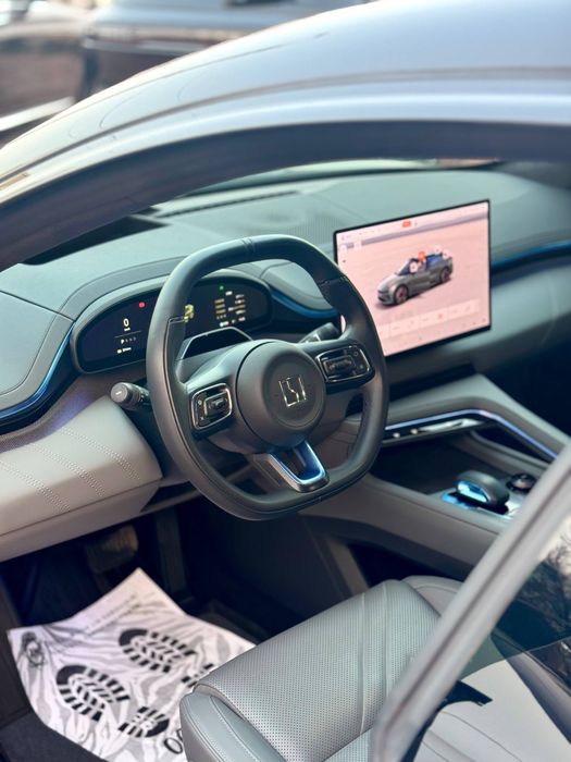 Sotiladi srocno zeekr 001