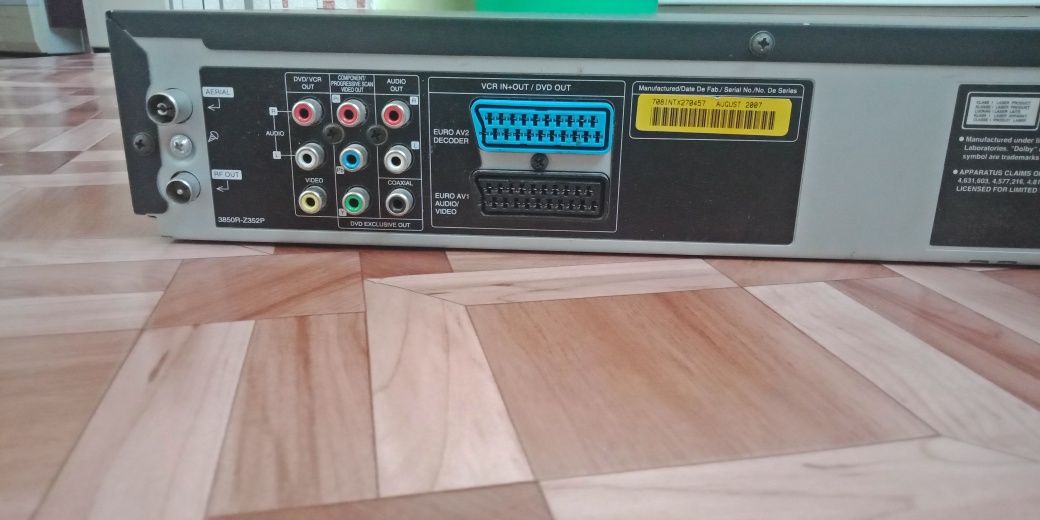 DVD player. Диск и кассета