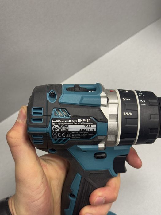 Продавам нов винтоверт Makita DHP484