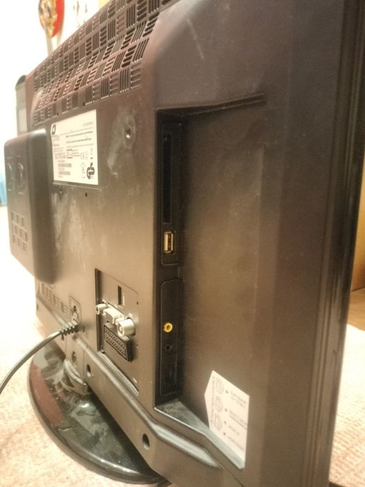 Vând televizor marca OK.
Dispune de DVD