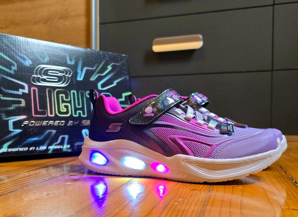 Светещи маратонки Skechers
