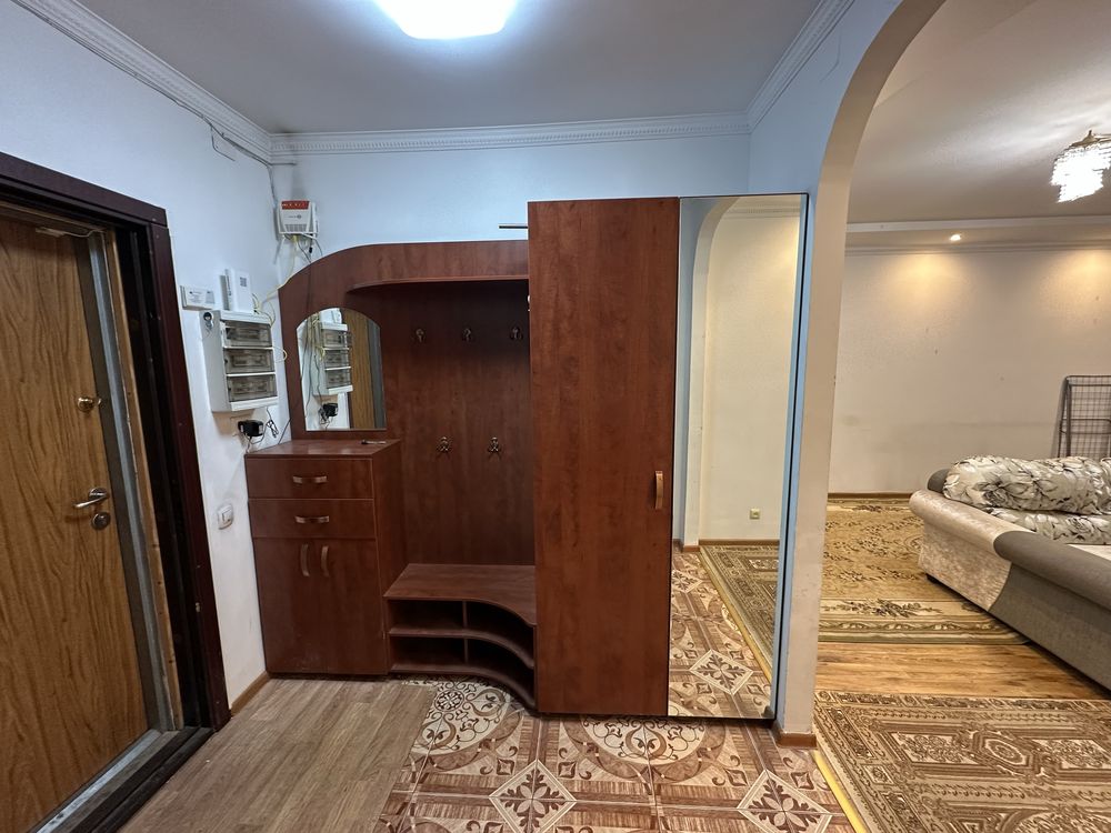 Продам прихожую шкаф