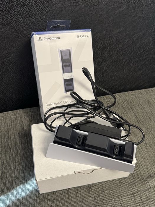КАТО НОВА Зарядна Станция DualSense Charging Station