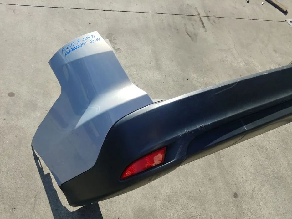 bara  spate  ford focus 3 break nonfacelift 2011