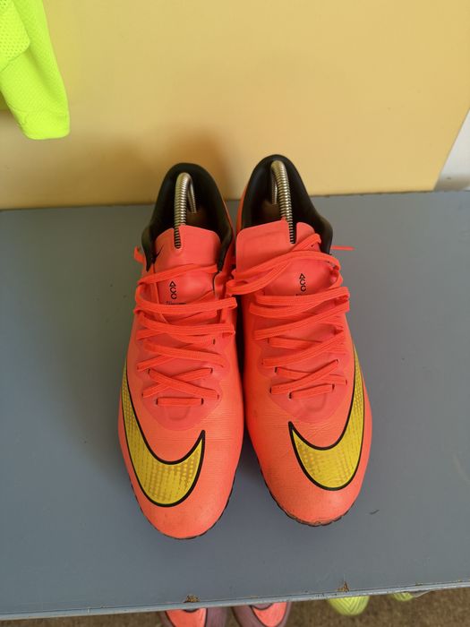 Vand ghete de fotbal nike mercurial